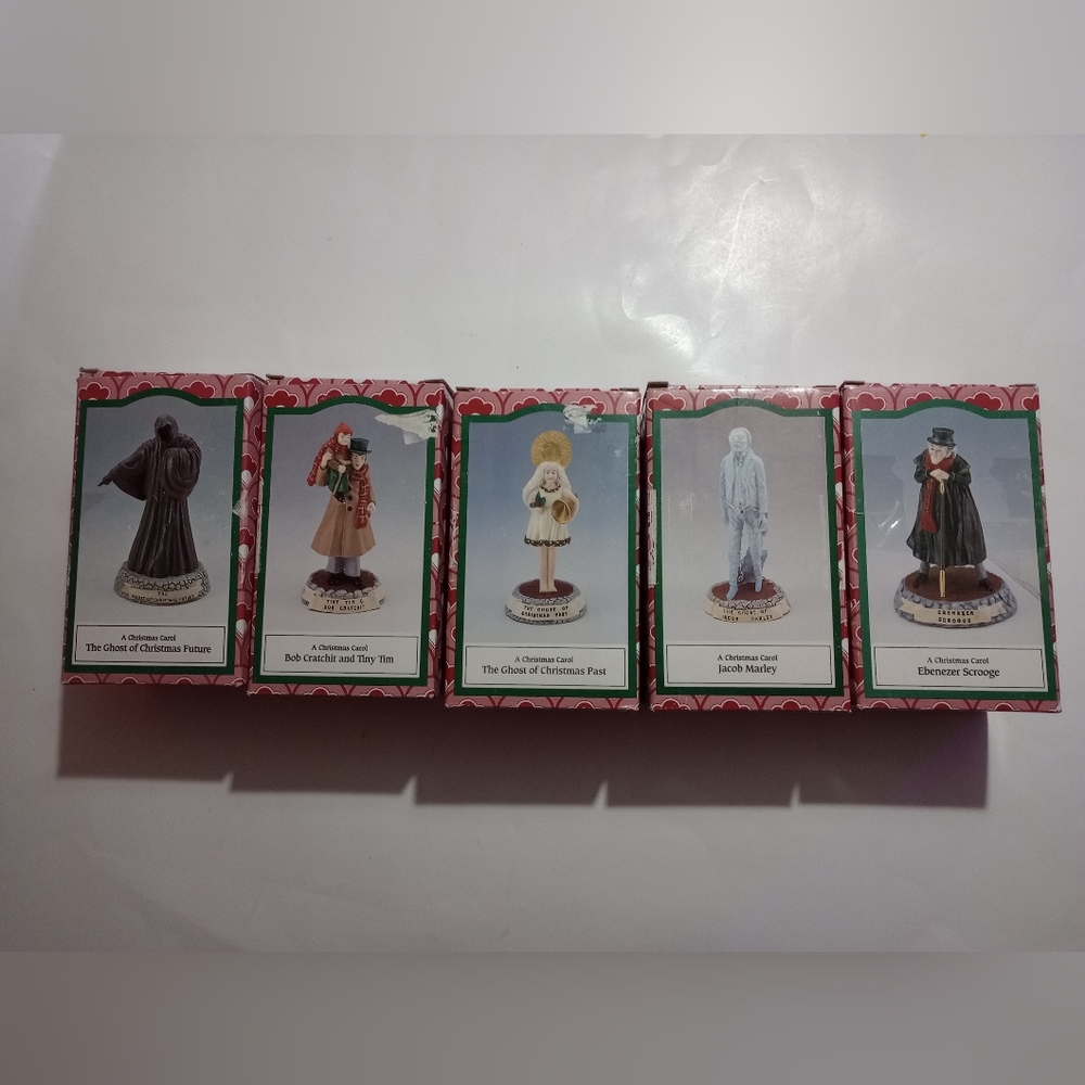lot of 1993 Novelino Vintage A Christmas Carol Figurines